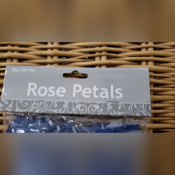 NWT 200 Blue Rose Petals - Picture 4 of 5